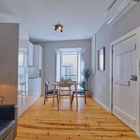 Salvador Suites By Inloveapartments * Lisbon